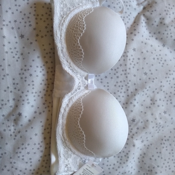 5 Bras for $30 - Picture 4 of 5